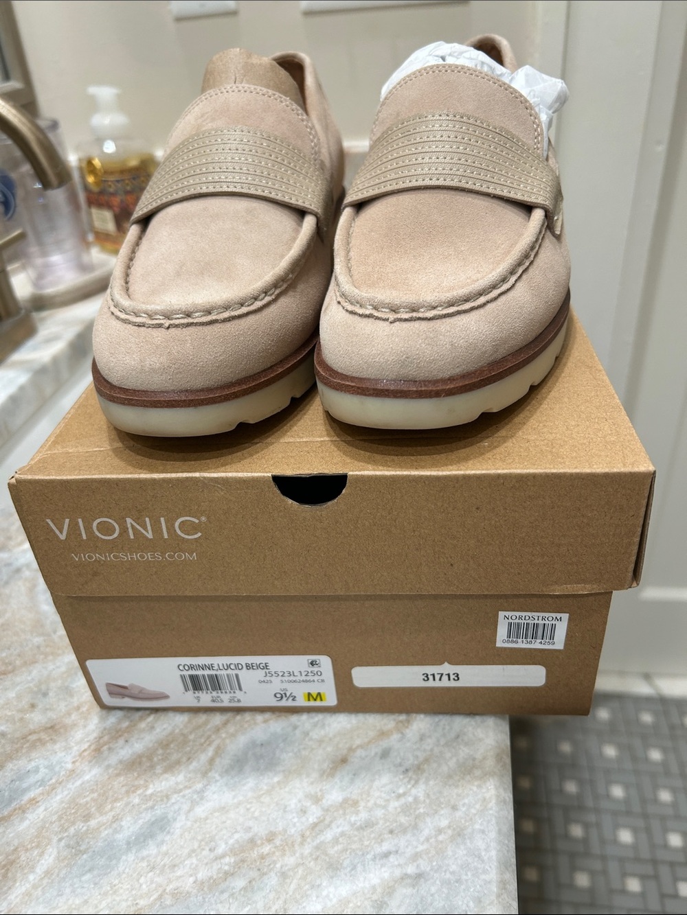 New in Box Vionic Women Corinne Slip-On Loafer in Lucid Beige Suede Size 9 1/2